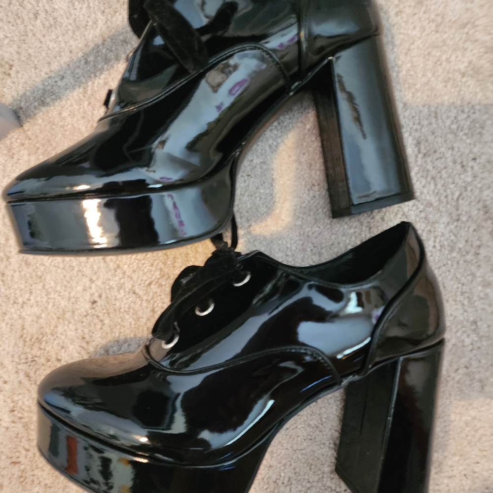 Chinese Laundry Black Patent Platform Shoes
